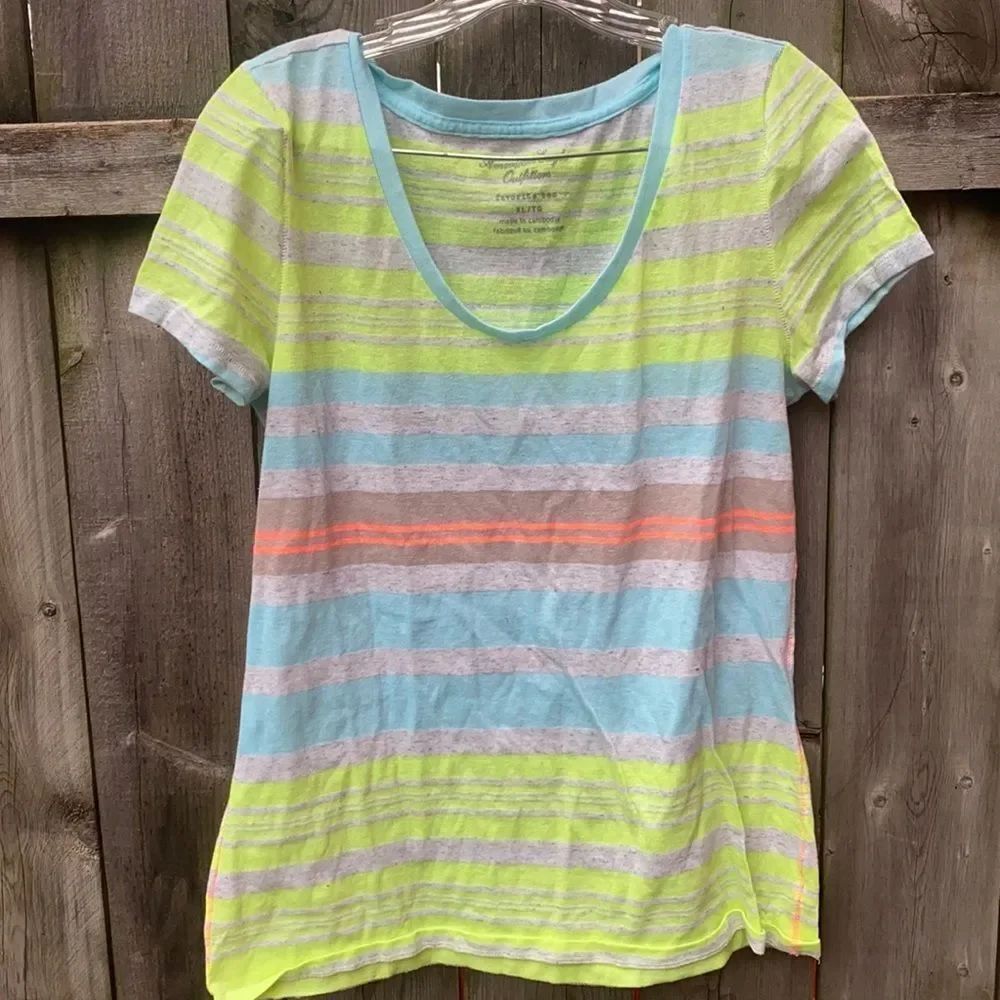 American Eagle Outfitters tee sz. XL